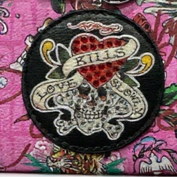 Ed Hardy NWT Love Kills Wallet With Wrist Strap - Picture 2 of 5